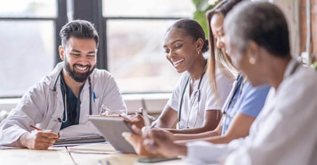 doctors-working-together