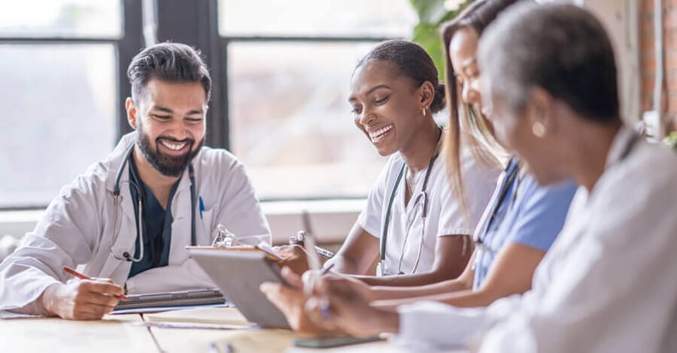 doctors-working-together